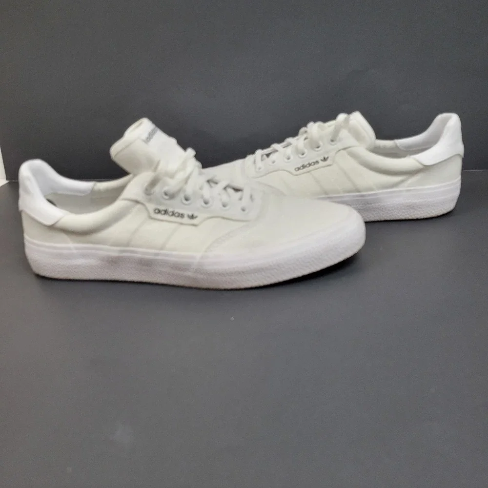 Adidas 3 Stripe White Sneakers Men's Size 10.5 Casual Lace Up Shoes Activewear